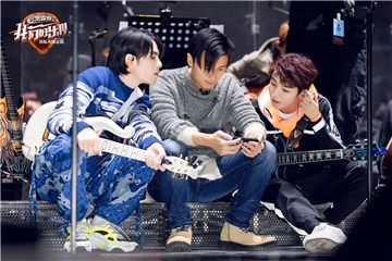 谢霆锋、王俊凯、萧敬腾遭遇“神吐槽”，《我们的乐队》超长预告惊喜十足