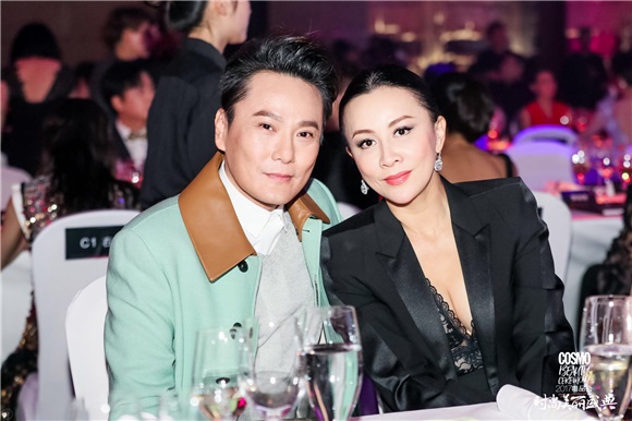 张信哲打造超萌贴图随笔出书 与刘嘉玲十年再合体对唱