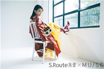 乔欣湿发解锁海外大刊金九封面 超A造型飒爽十足