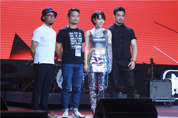 吴莫愁携首支原创助阵寻光计划 与艾薇儿高晓松等人呼吁支援原创音乐