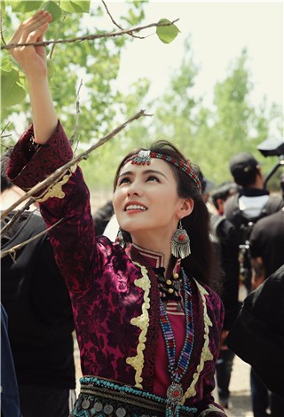 郭子千《峰烟尽处》民族造型首曝光 英姿飒爽演绎草原女王
