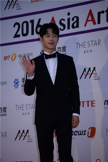 韩国盛典AAA超豪华阵容 EXO防弹朴宝剑允儿全到场