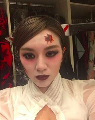惊！女星半夜搭车被司机拖下车殴打