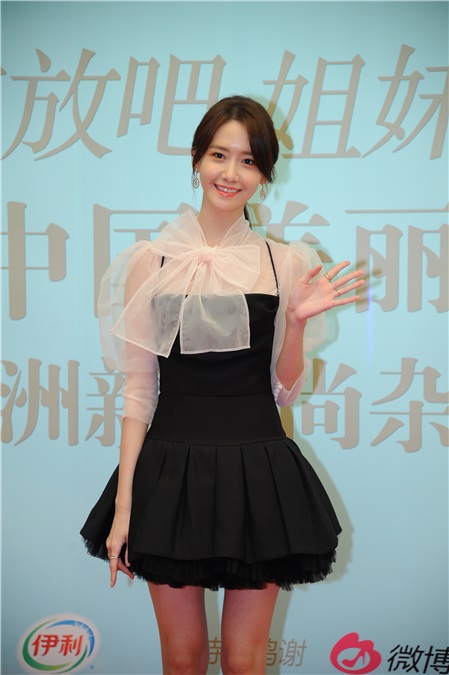 〈Yes上海现场〉细肩黑洋装裹纱 林允儿完美亮相