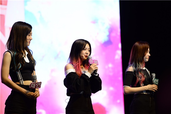 DIA三辑《Spell》Showcase
