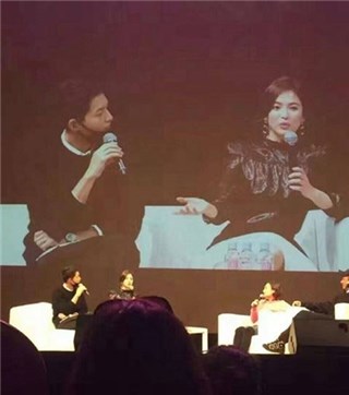 宋仲基戴口罩挺宋慧乔见面会  粉丝曝其受伤原因超心疼