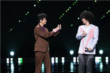《声生不息》庆祝香港回归25周年特辑，李健曾比特携手演绎《万水千山总是情》
