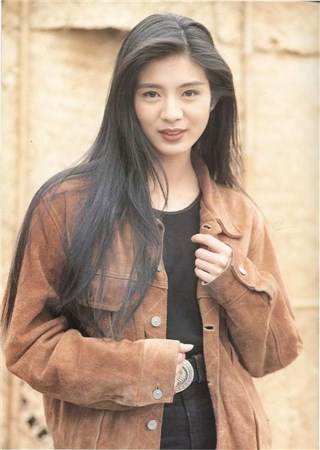 昔日玉女偶像勾回忆！  47岁杨采妮庆生零滤镜素颜惊艳网民