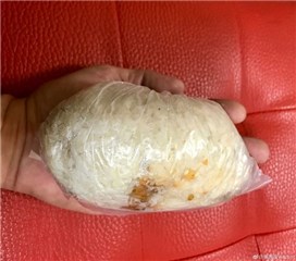 (焦恩俊早餐爱吃饭团 图/翻摄自焦恩俊微博)