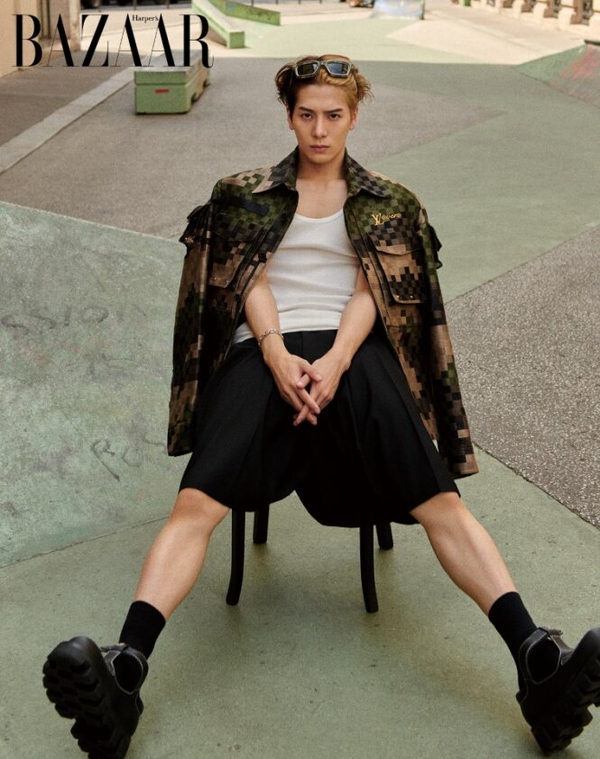 Harper’s BAZAAR 1月号封面之星 王嘉尔Jackson Wang