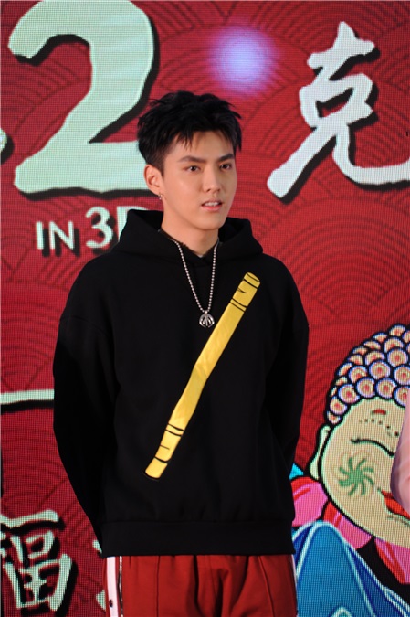 林允同徐克周星驰拍萌照 吴亦凡被调侃为「丐帮帮主」