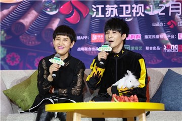 大张伟致力於把妈妈打造成“女总裁”
