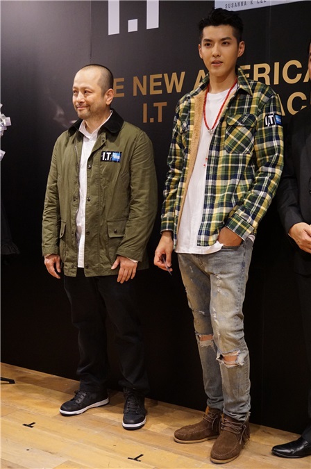 吴亦凡出席信用卡发布会