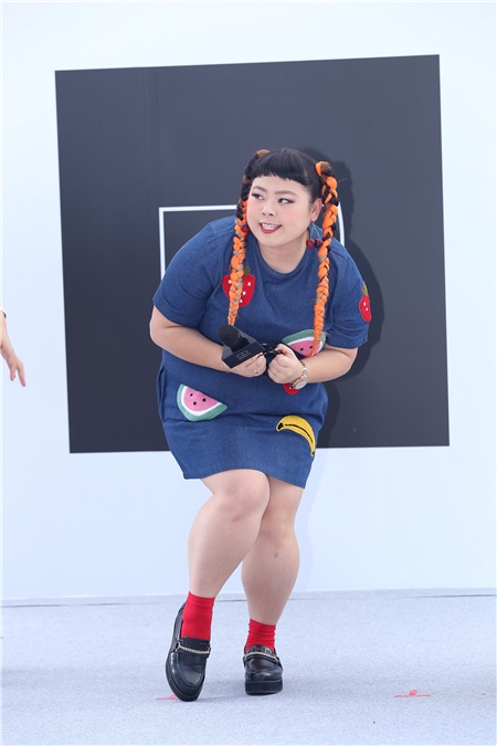 渡边直美出席眼镜品牌活动
