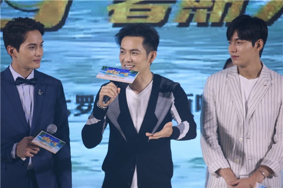 《赏金猎人》首映礼「寻欢作乐」 全阵容齐聚开心逗乐电翻京城