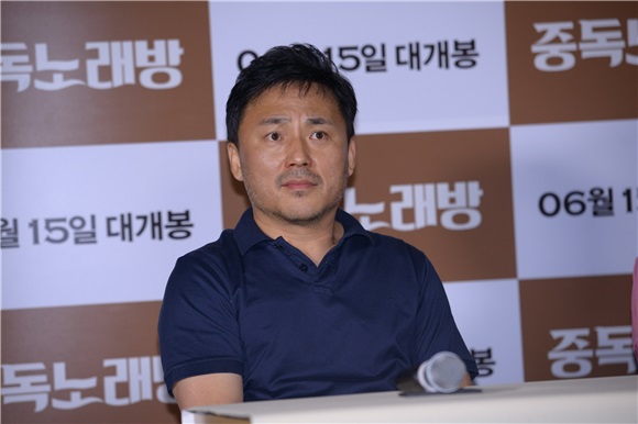 韩国电影《中毒练功房》举行媒体试映会 主演李文植、裴素恩等出席