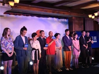 帅酷型男季晨加盟《大导归来》 称李诚儒是自己的老师