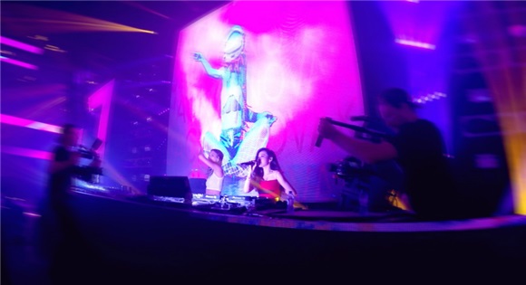 张靓颖Jack Novak电音舞台擦火花 掀全球顶级电音狂欢