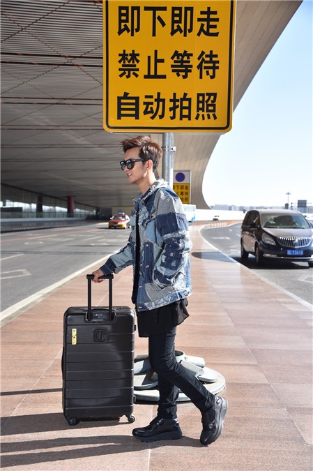 天娱四快男今日抵达洛杉矶 心态自在将出席颁奖礼