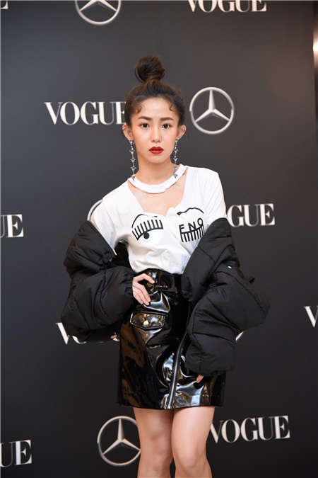 郭书瑶、吴映洁出席FNO全球购物夜起跑发布会