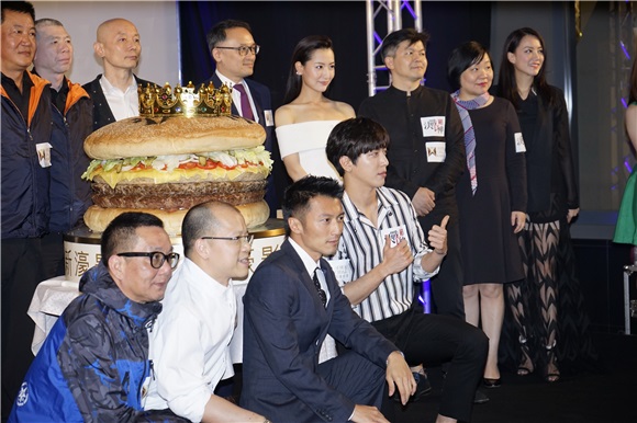 〈Yes 澳门现场〉谢霆锋郑容和谁是最有型食神?