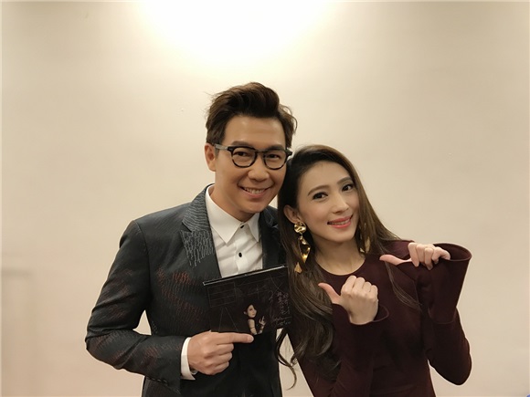 品冠携手戴佩妮阿牛举办音乐会 献唱生日歌为粉丝庆生