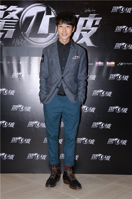 谢霆锋与刘青云以一明一暗造型现身新片《惊心破》首映