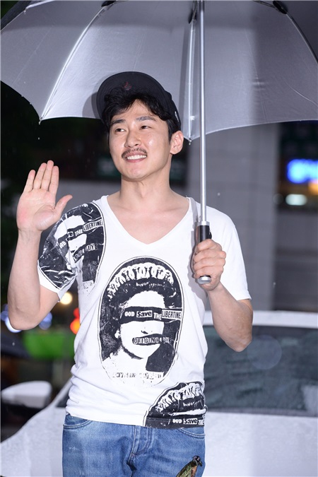 李宝英、李尚允、权律等出席SBS电视剧《悄悄话》终放宴