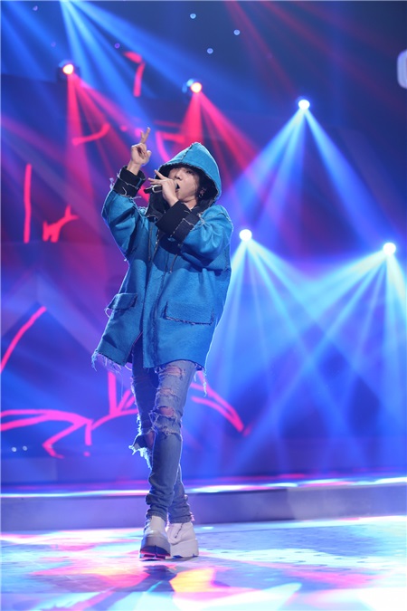 华晨宇颠覆式改编《我的滑板鞋》 炸裂全场2016全新神曲诞生