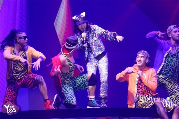 邓紫棋演唱会最终场完美落幕 安可曲《我只在乎你》惊艳粉丝