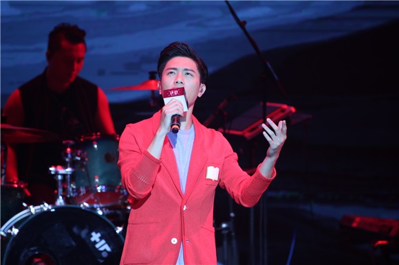 金曲唱作新天王韦礼安《硬戳》专辑 盖世英雄齐加持