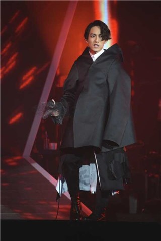 〈Yes香港现场〉林宥嘉香港开唱 满场歌迷挤爆红馆气氛热烈