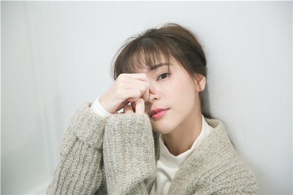 Aom李海娜室内写真曝光 清新灵动俏皮可爱