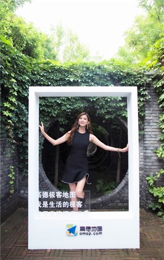 志玲化身最美街拍女神 隔空向好友张歆艺喊话