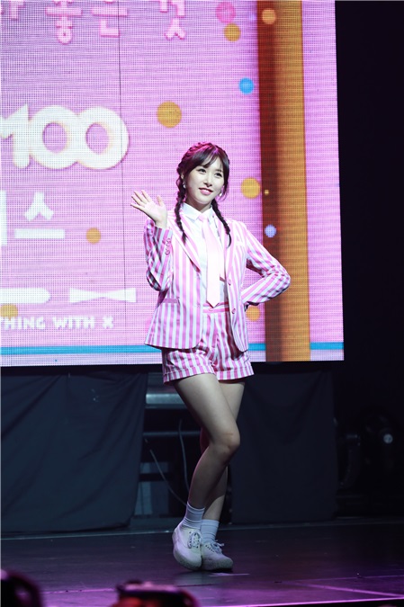 女团SONAMOO29日上午在首尔麻浦区举行第三张迷你专辑发行纪念《Showcase》