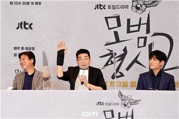 孙贤周拍《模范刑警2》出意外！「右手骨折」笑称像钢铁人　承诺要拍第三季