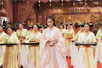 关晓彤体重“垮桥”
