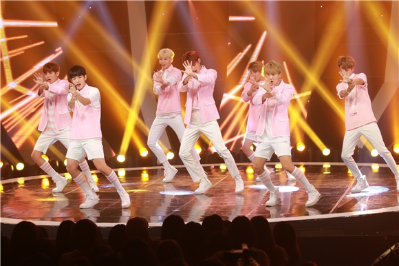 SBS音乐节目《THE SHOW》 SPICA、9MUSES A、I.O.I等带来精彩舞台