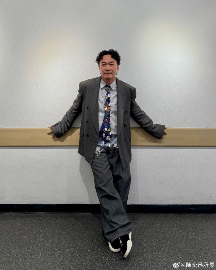 陈奕迅 26 场非演唱会，现场重录经典专辑观众禁言封手机
