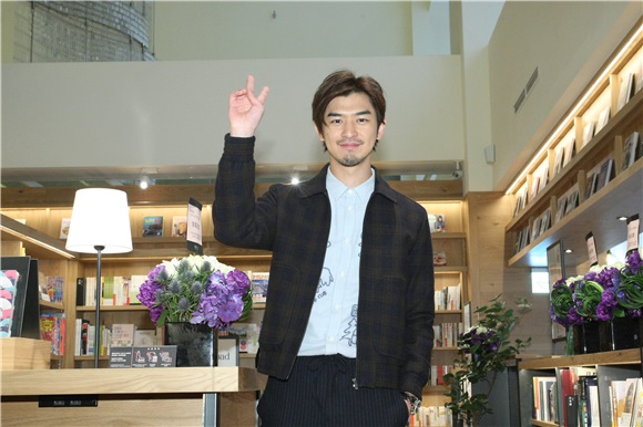 陈柏霖出席影视座谈会