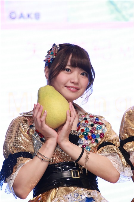 SKE48成员松井珠理奈、矢方美纪、古畑奈和媒体见面会