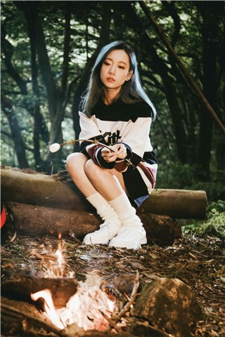 吴卓源 Julia Wu 2022年全新专辑《IDFK》今(12/2) 正式於各大音乐数位平台发行