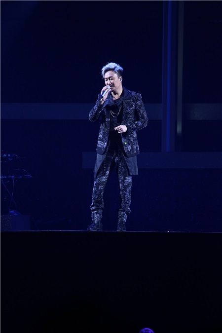 郑中基举办PLAY IT AGAIN世界巡回演唱会