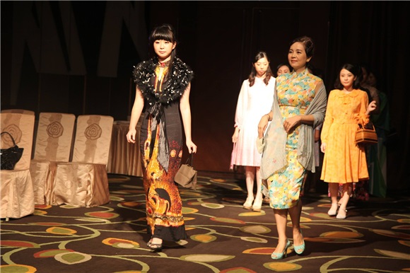彷佛回到60年代 《纯美时光》复古服装亮相