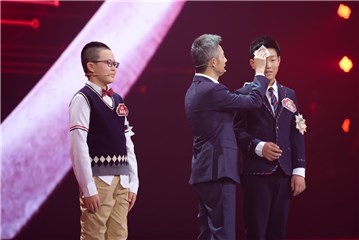 别紧张,蒋昌建给你擦汗