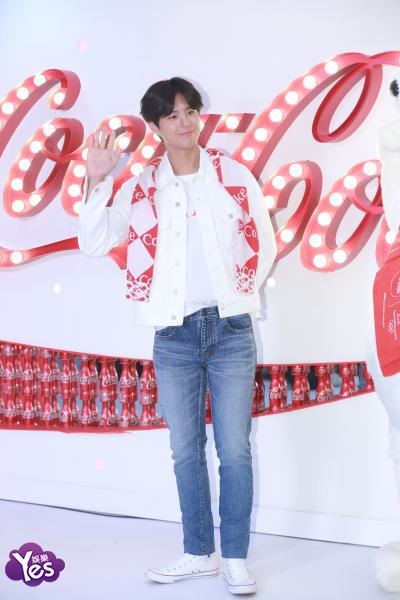 朴宝剑出席冬季奥运宣传活动 帅气亮相温暖寒冬