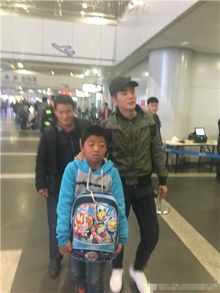 张晓龙被偶遇
