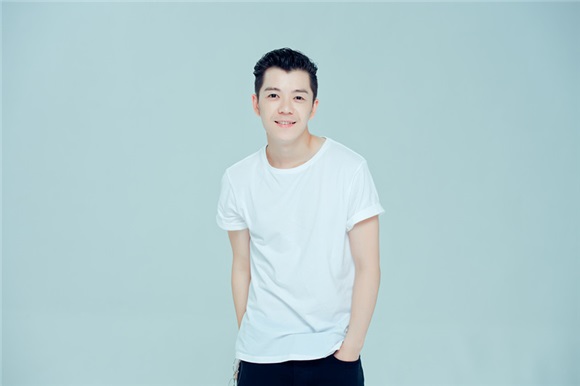 王栎鑫做梦都在背台词 导演赞其很敬业