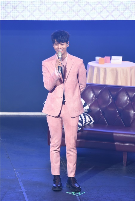 韩团VIXX队长N举办粉丝见面会
