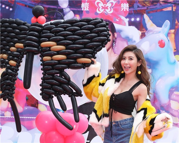 恺乐出席《黑蝴蝶》3D艺术地画揭幕